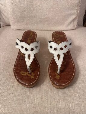 Sam Edelman White Leather Scalloped Thong Sandals
